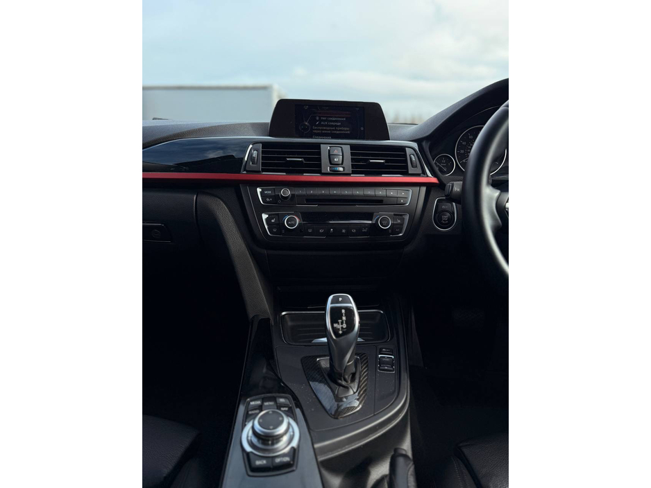 2015 BMW 3 Series - image 39