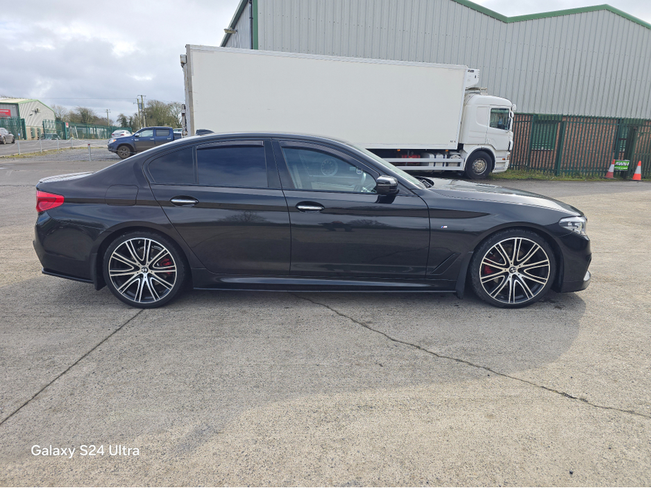 2018 BMW 5 Series - image 11