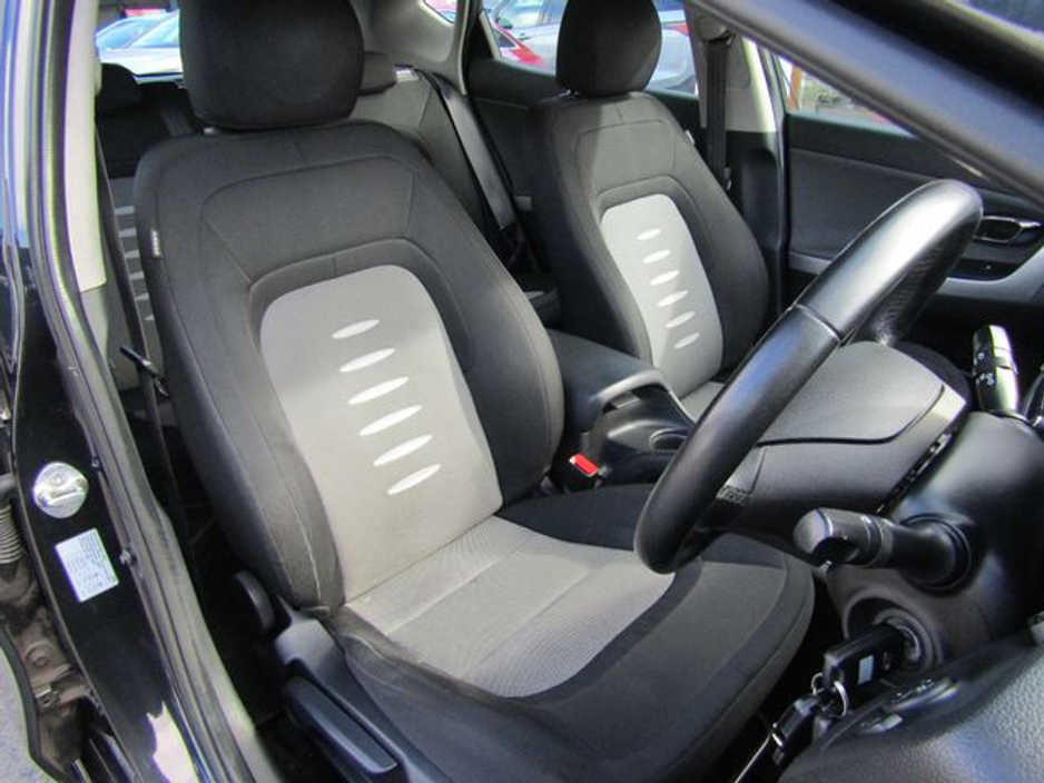 2013 Kia Ceed - image 12