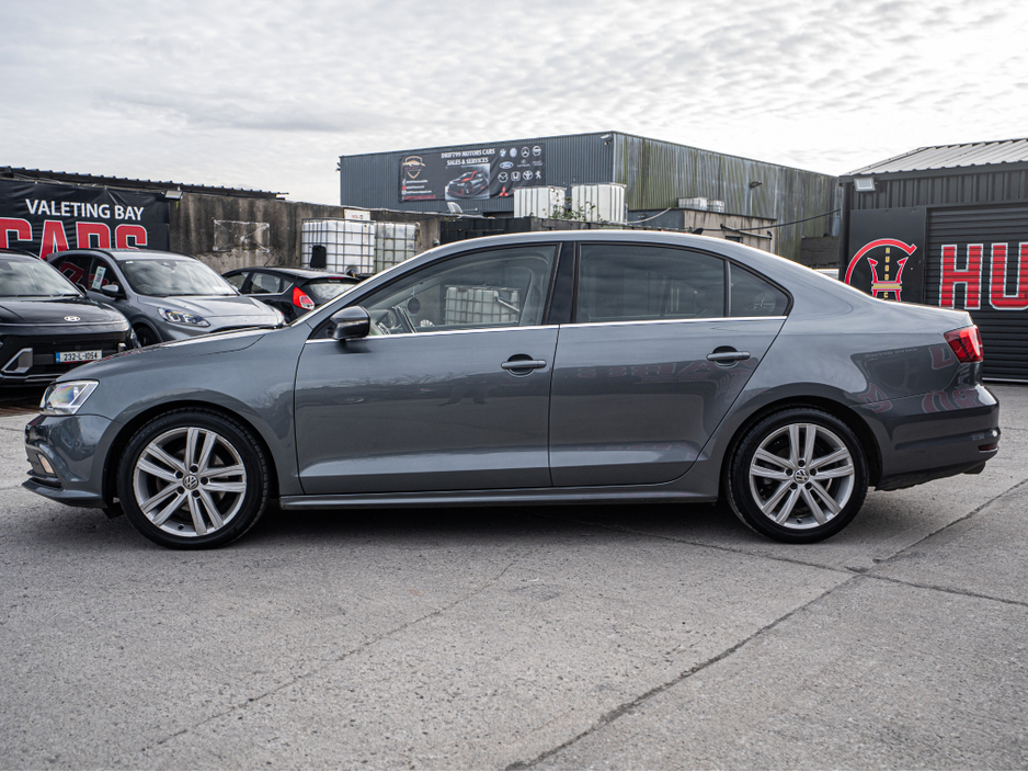 2017 Volkswagen Jetta - image 16