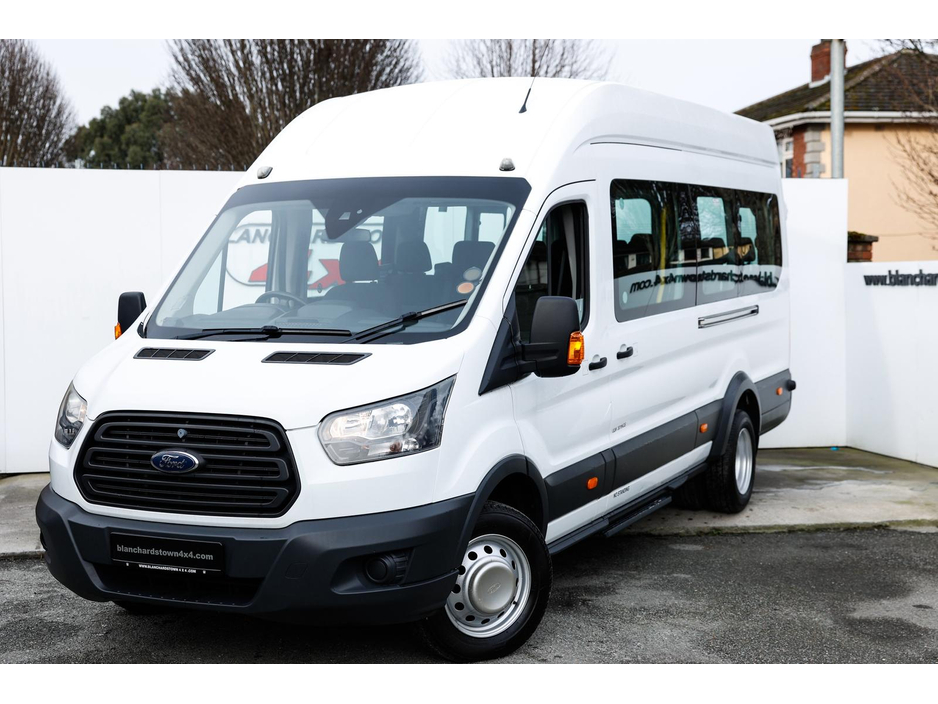 2017 Ford Transit - image 4