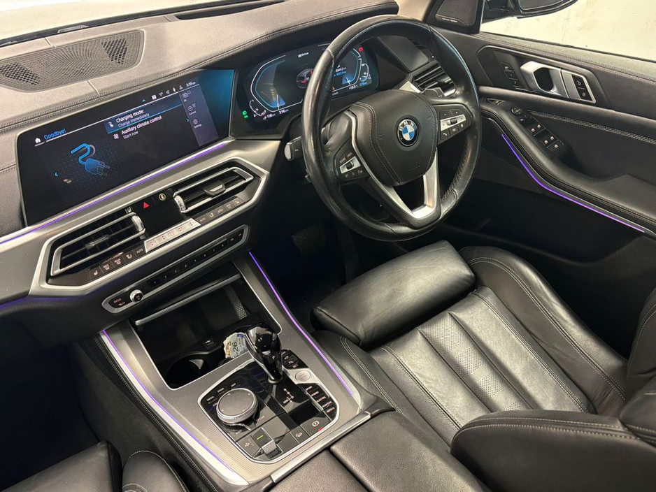 2020 BMW X5 - image 10
