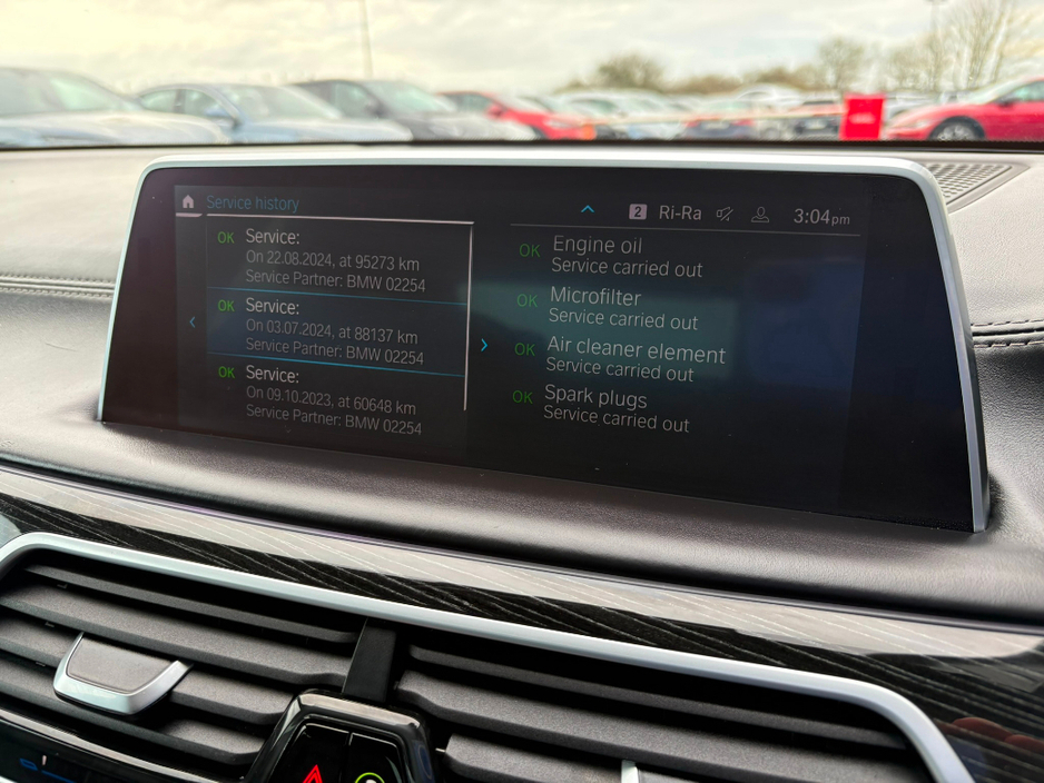 2020 BMW 7 Series - image 23