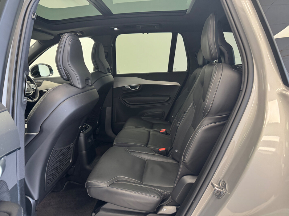 2024 Volvo XC90 - image 5