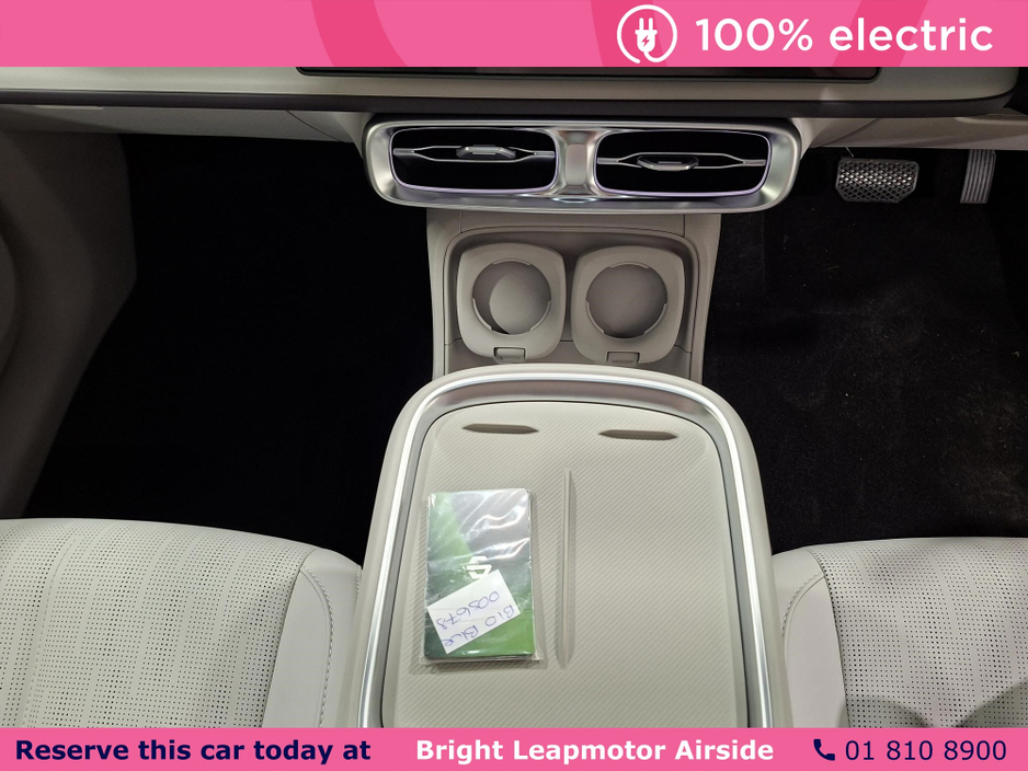 2026 Leapmotor B10 - image 18