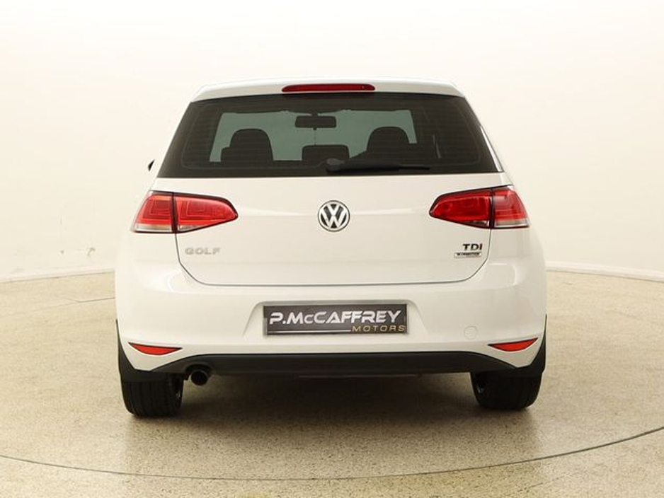 2015 Volkswagen Golf - image 6