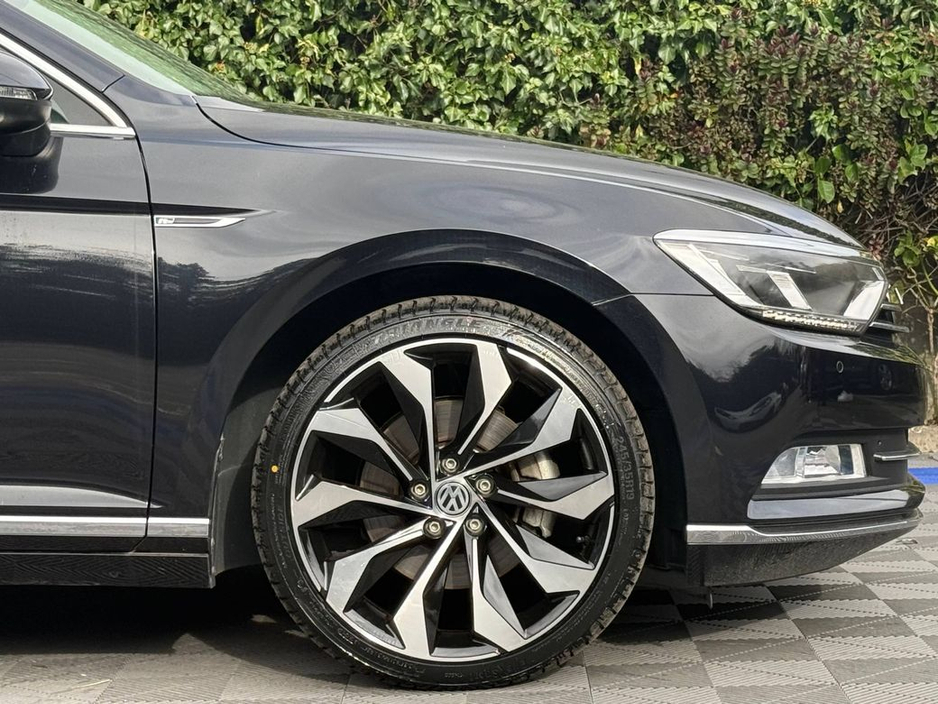 2018 Volkswagen Passat - image 9
