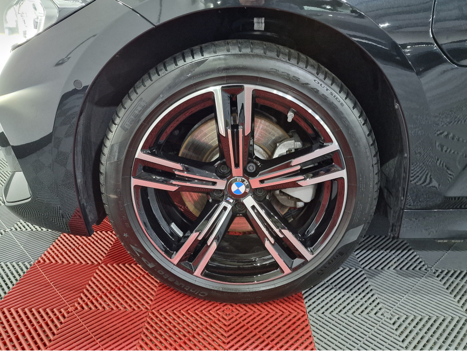 2025 BMW 3 Series 330E TOURING M SPORT (22.3KWH BATTERY) AUTOMATIC **ONE OWNER / APPLE CARPLAY / CRUISE CONTROL / ELECTRIC BOOTLID / FULL LEATHER / HEATED SEATS / REVERSE CAMERA / SAT NAV / BMW WARRANTY UNTIL 03/2028** €52,900