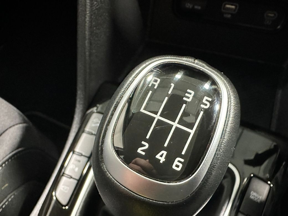 2025 Kia Sportage - image 22