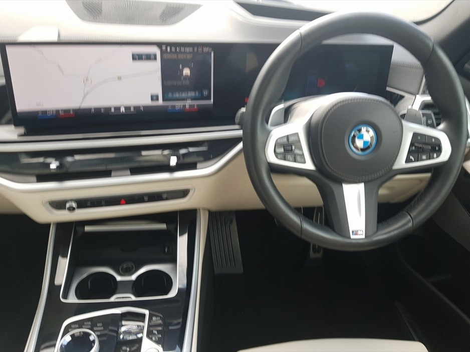 2024 BMW X5 - image 5