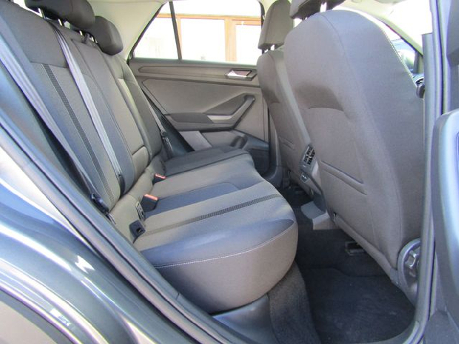 2022 Volkswagen T-Roc - image 20