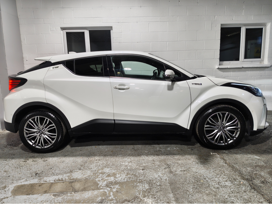2022 Toyota C-HR 1.8 HYBRID SOL 4DR AUTO €21,995