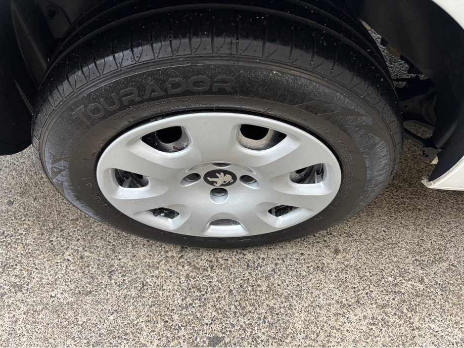 2016 Peugeot Partner - image 10