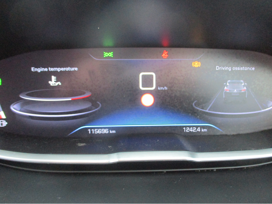 2018 Peugeot 3008 - image 2