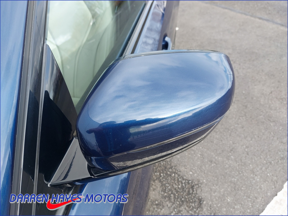 2017 BMW 5 Series - image 24