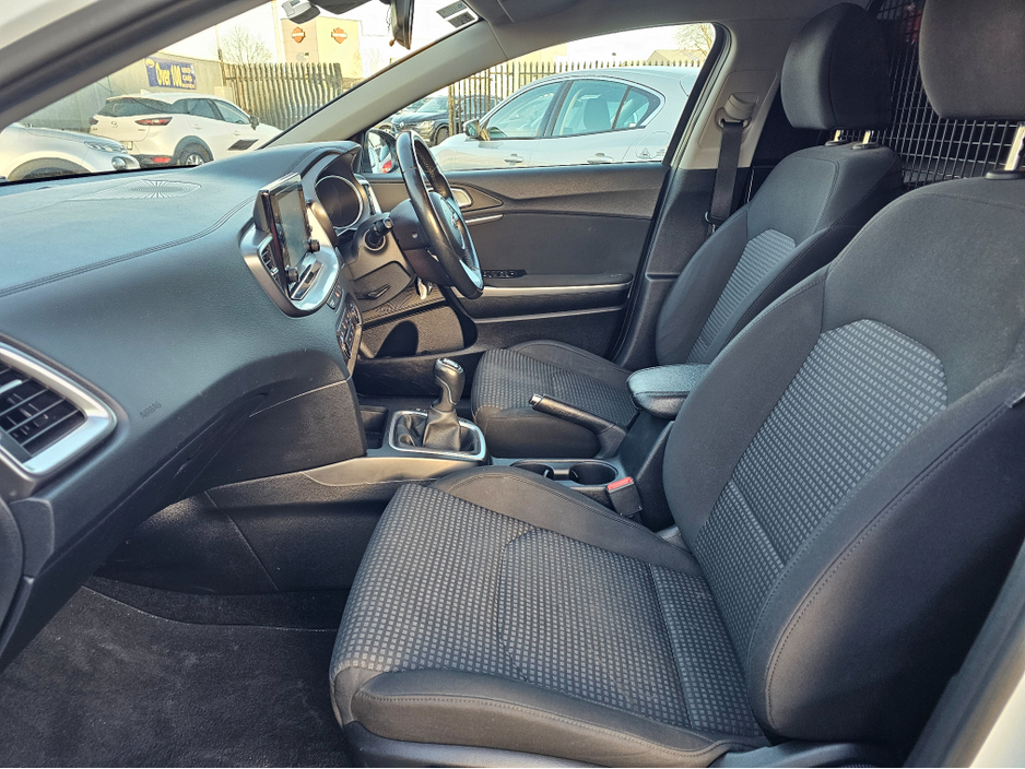2021 Kia Ceed - image 10
