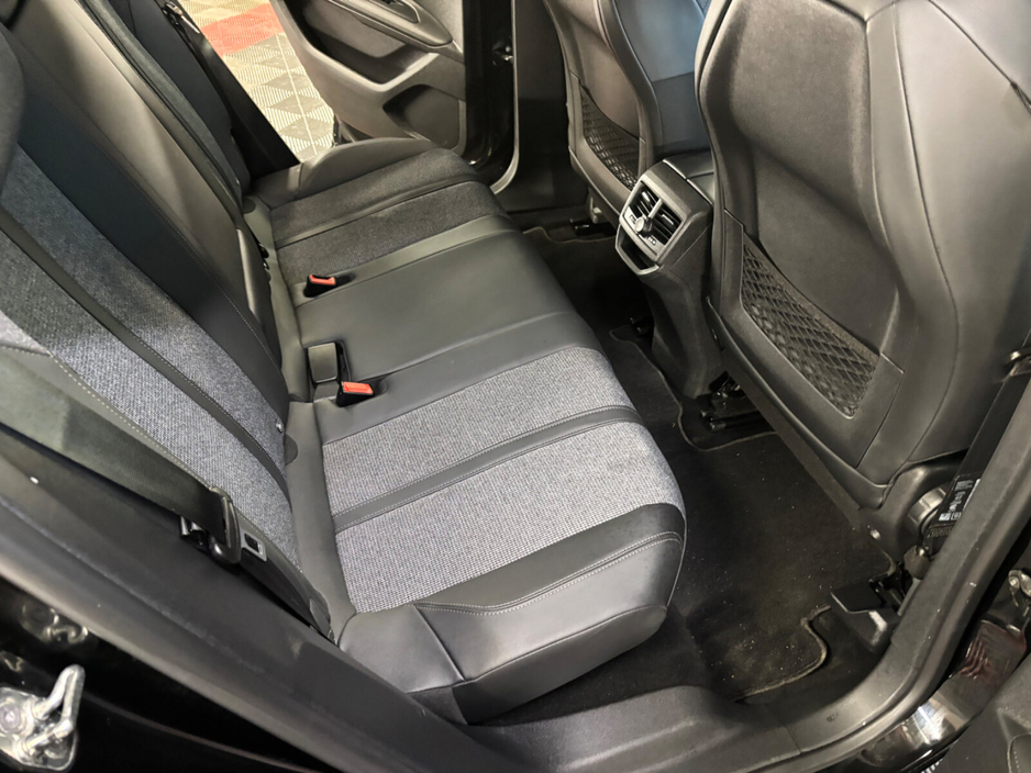 2020 Peugeot 3008 - image 9