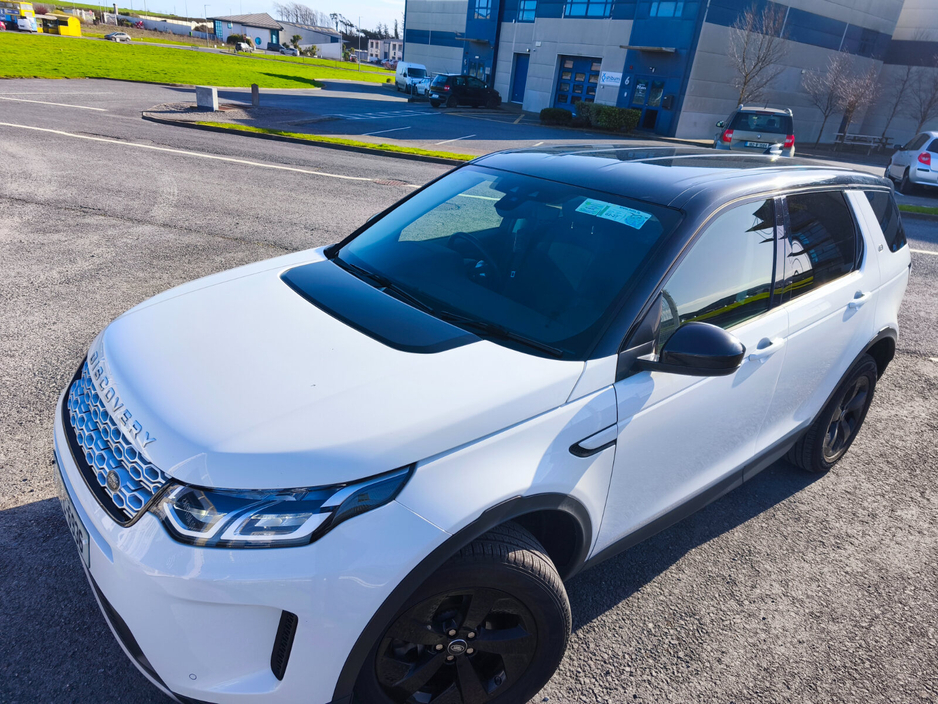 2020 Land Rover Discovery Sport - image 7