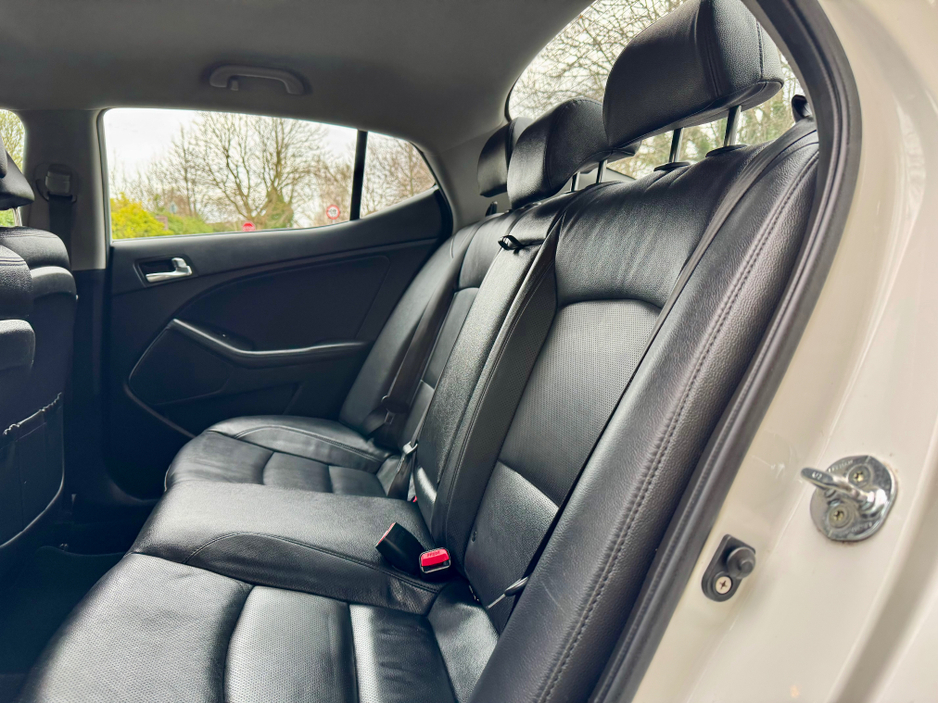 2015 Kia Optima - image 18