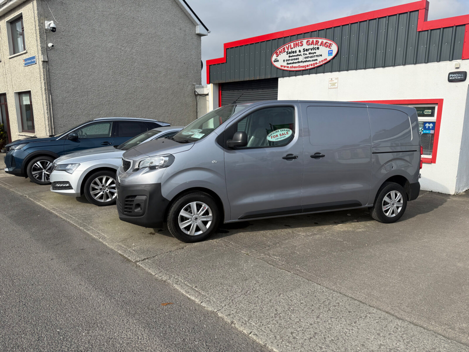 2021 Peugeot Expert - image 2