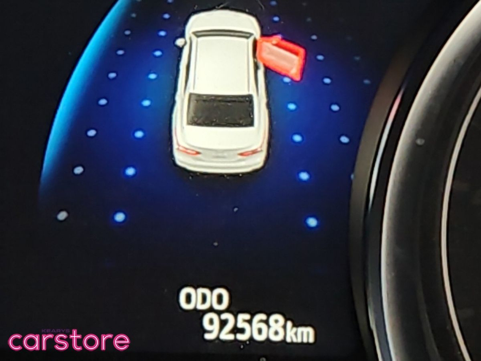 2020 Toyota Camry - image 22