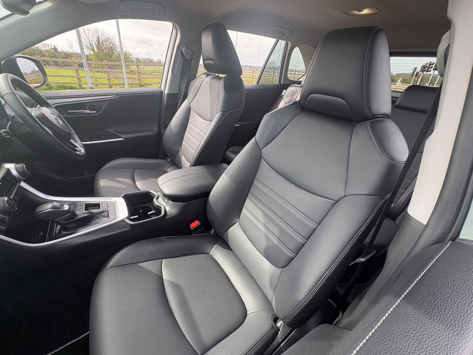 2024 Toyota Rav4 - image 7