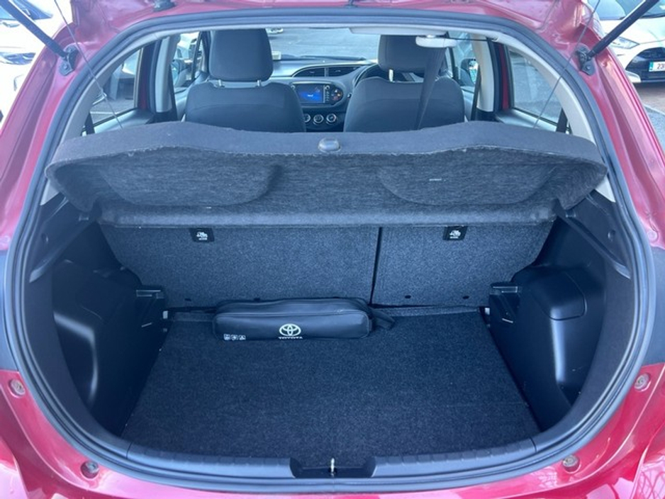 2020 Toyota Yaris - image 10