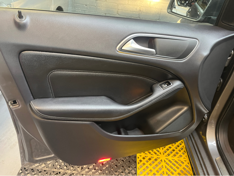 2016 Mercedes-Benz B Class - image 13