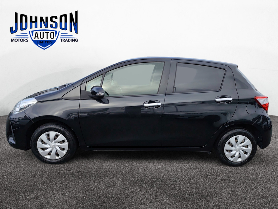 2018 Toyota Vitz - image 5