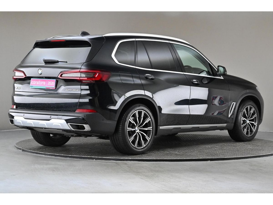 2020 BMW X5 - image 10