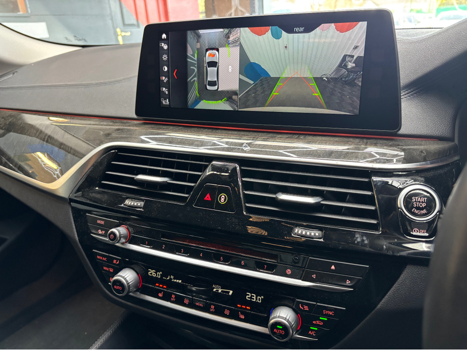 2018 BMW 5 Series - image 9