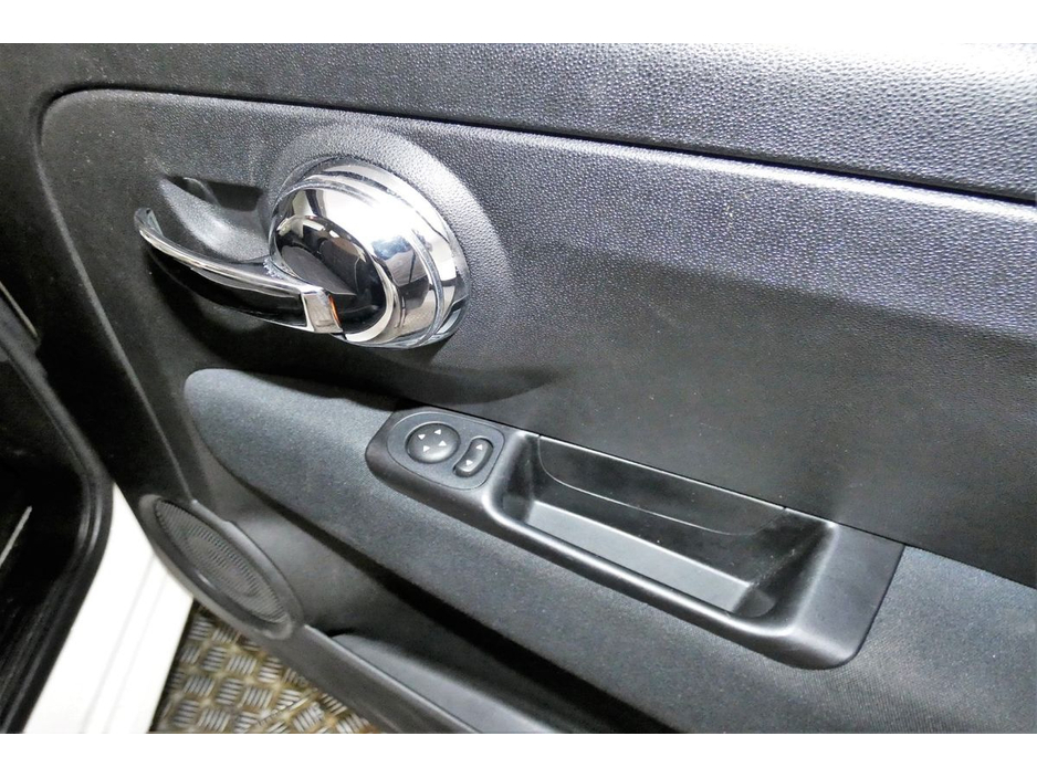 2018 Fiat 500 - image 24