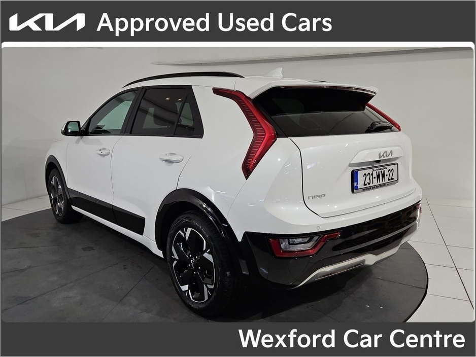 2023 Kia e-Niro - image 3