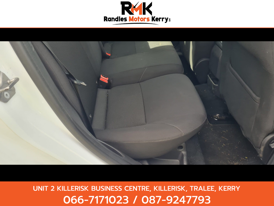 2016 Ford Focus - image 6