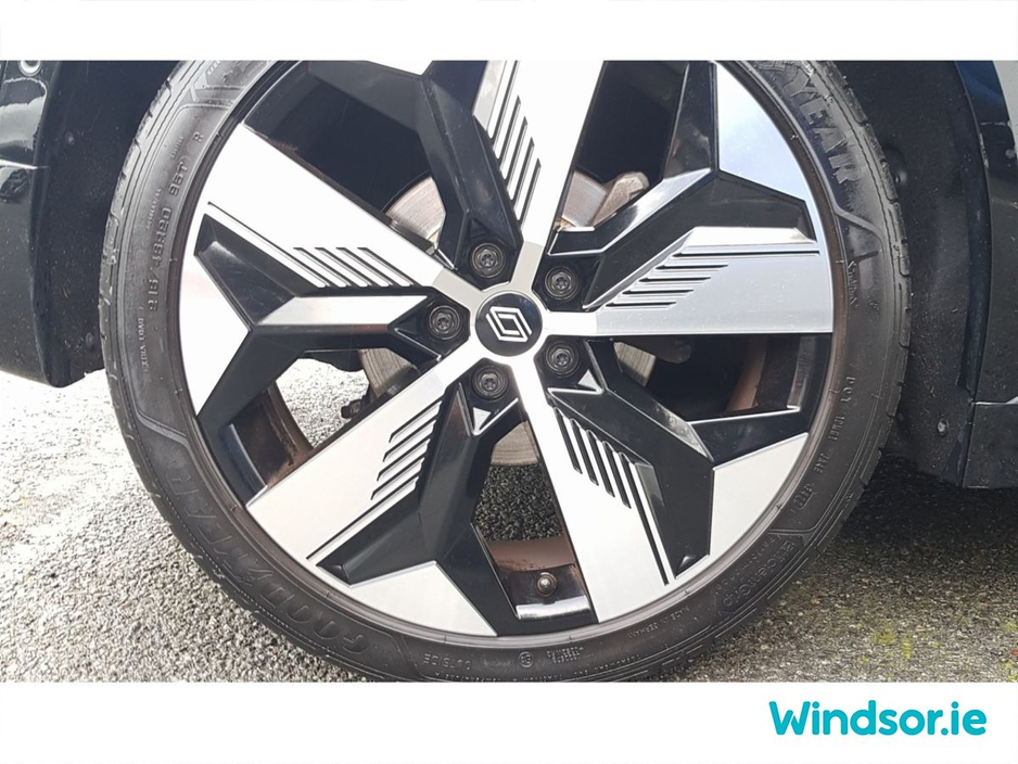 2023 Renault Megane E-Tech - image 16