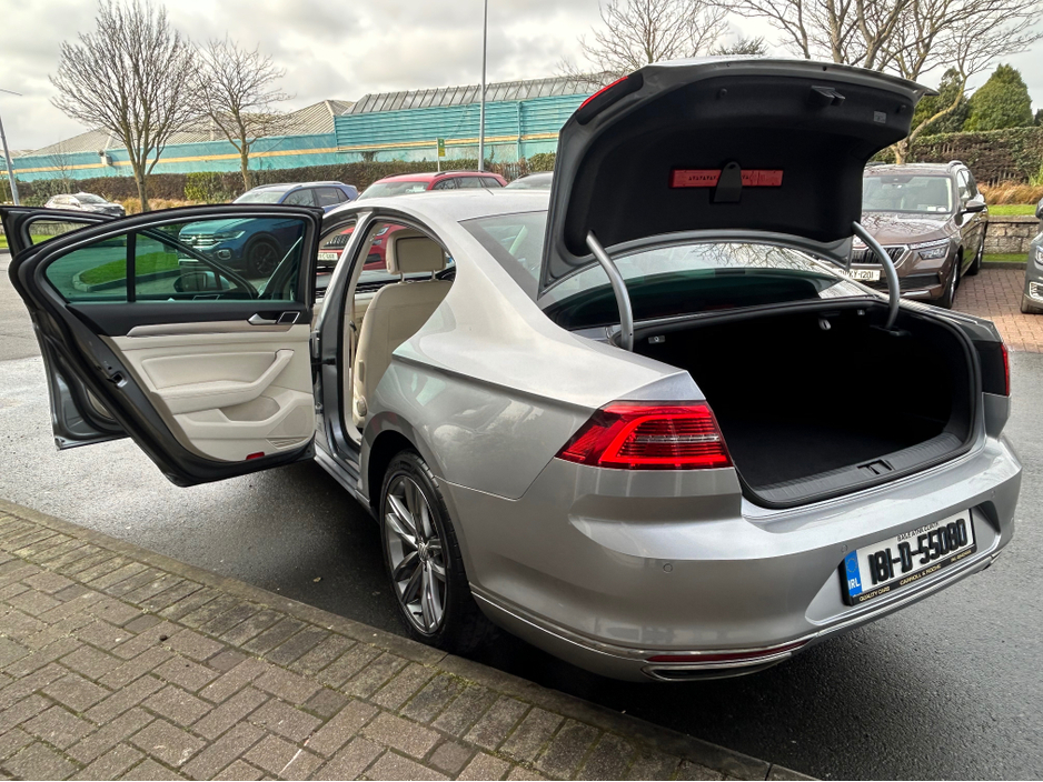 2018 Volkswagen Passat - image 30