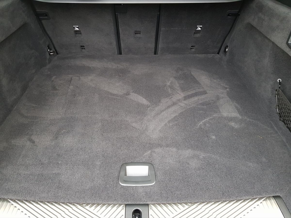 2025 BMW i5 - image 11