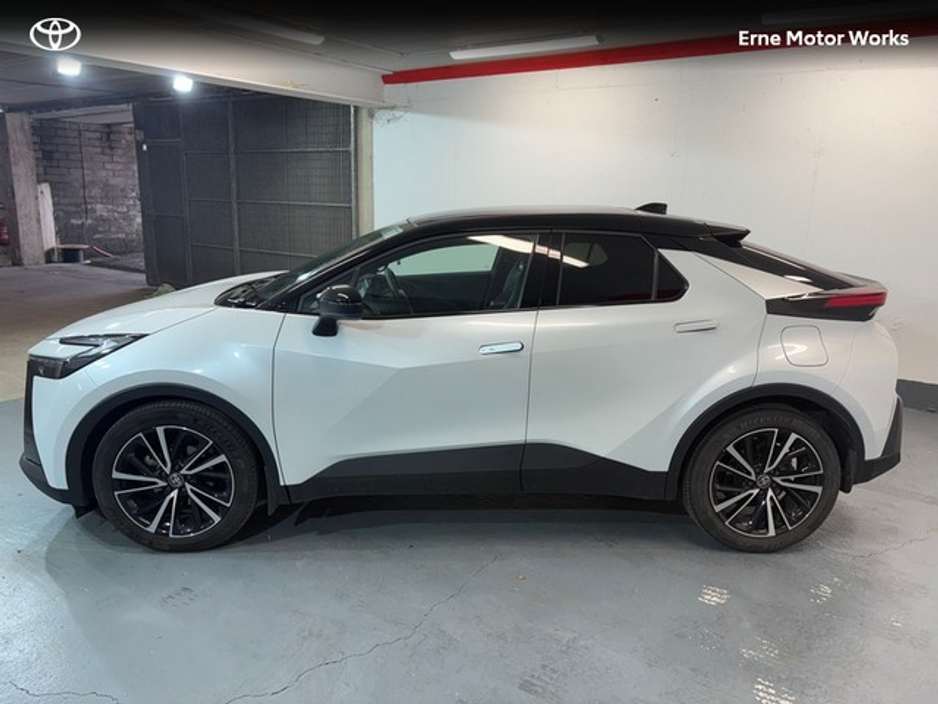 2024 Toyota C-HR - image 2