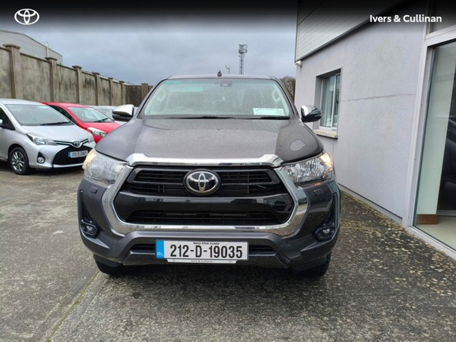 2021 Toyota Hilux - image 4