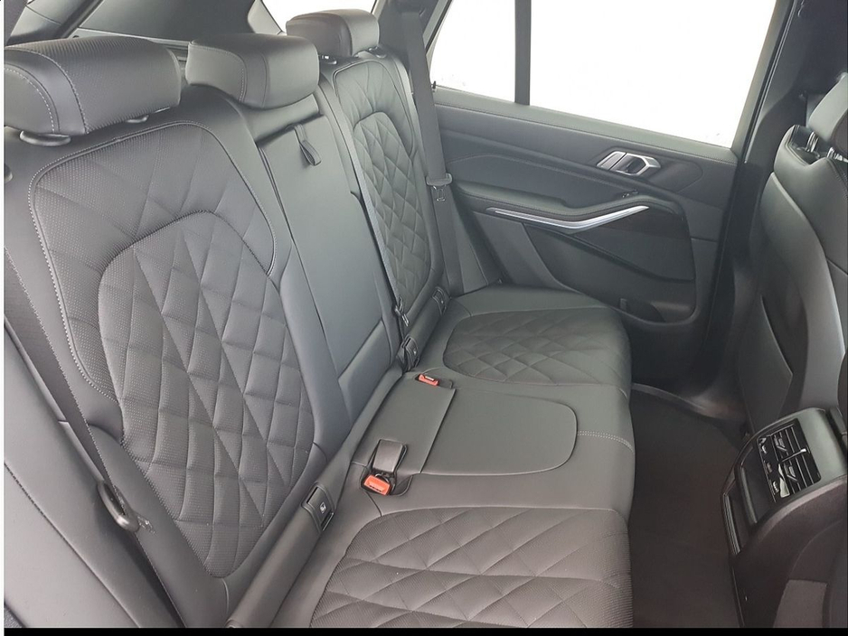 2026 BMW X5 - image 11