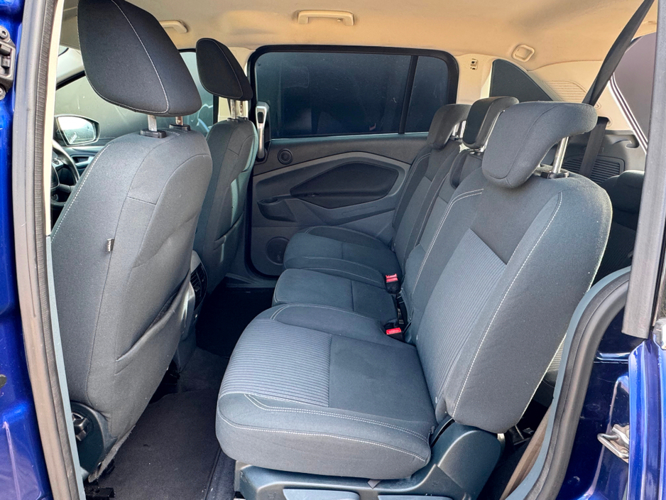 2015 Ford Grand C-Max - image 12