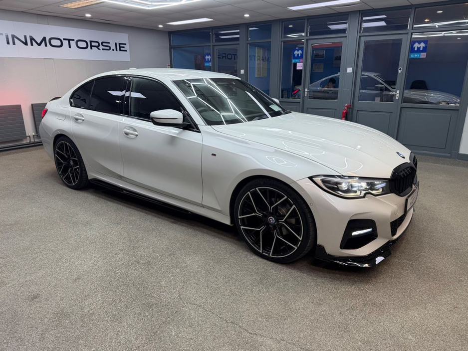 2019 BMW 3 Series - image 10