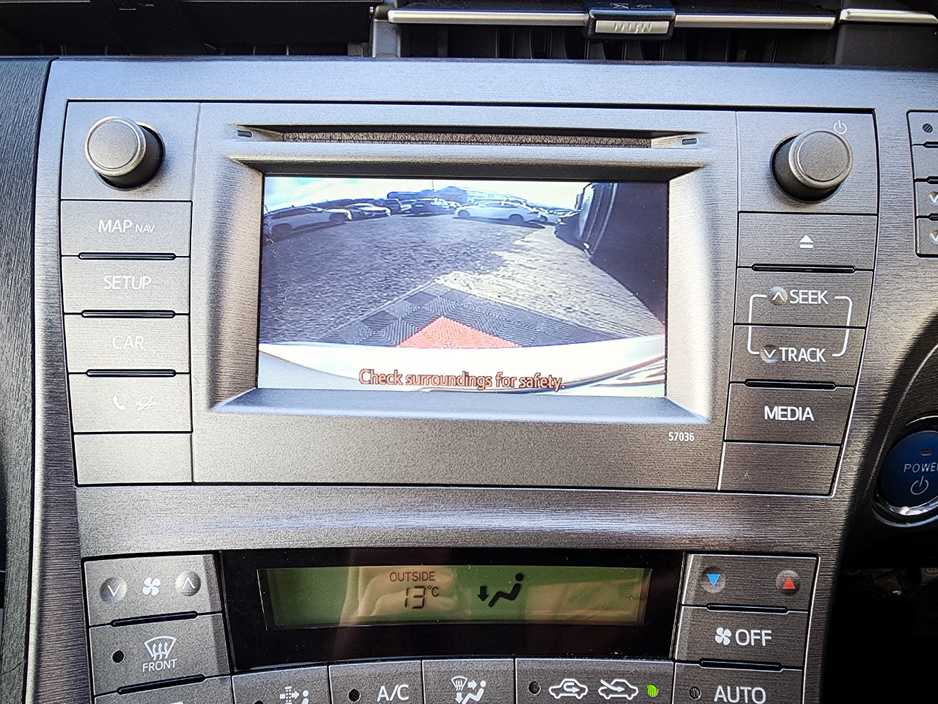 2015 Toyota Prius - image 28