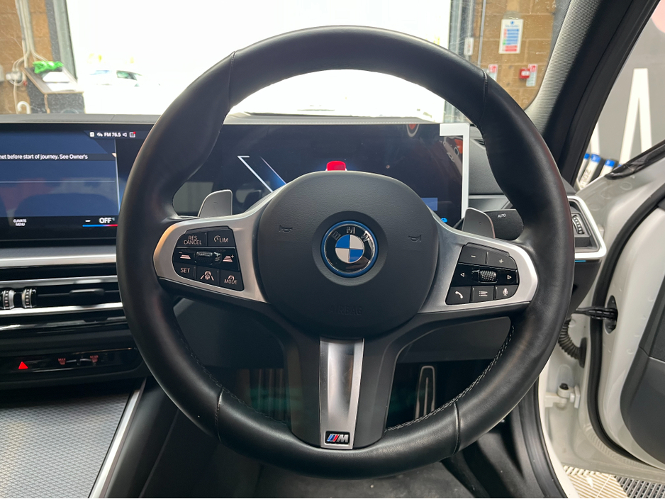 2024 BMW 3 Series - image 10