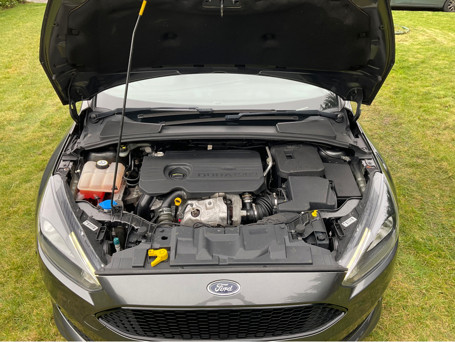 2017 Ford Focus - image 23