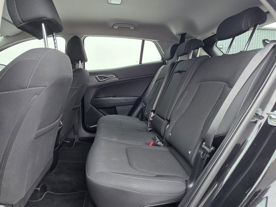 2023 Kia Sportage - image 12