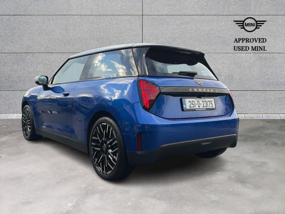 2025 MINI Hatch Cooper SE €32,950