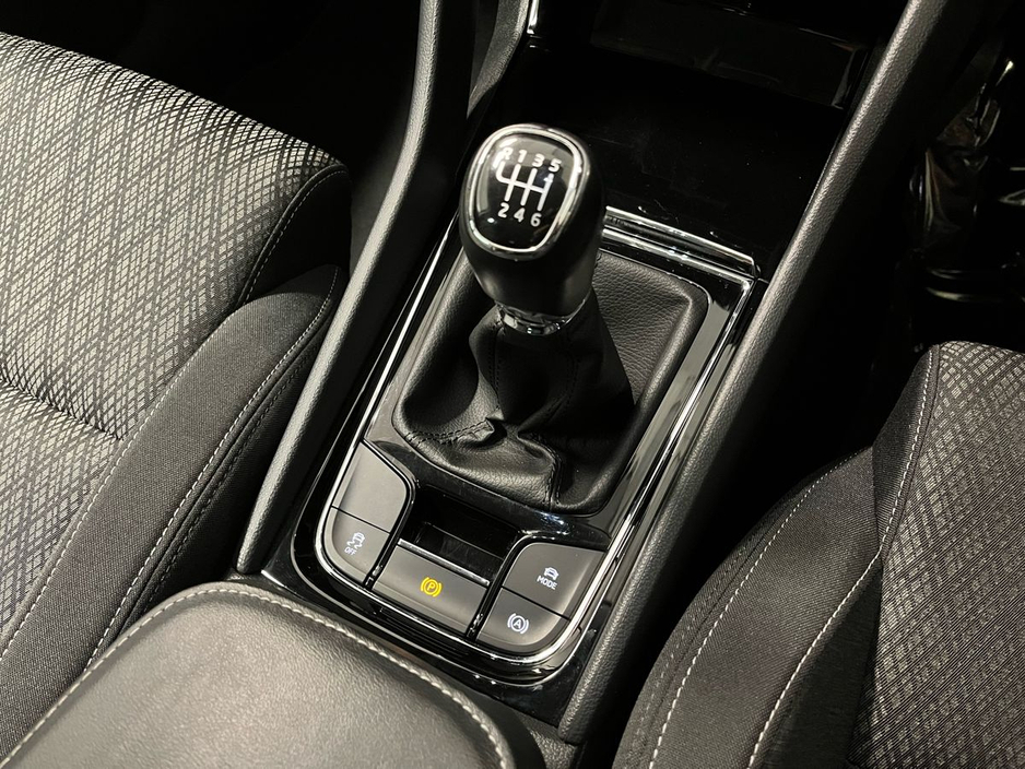 2022 Skoda Karoq - image 10