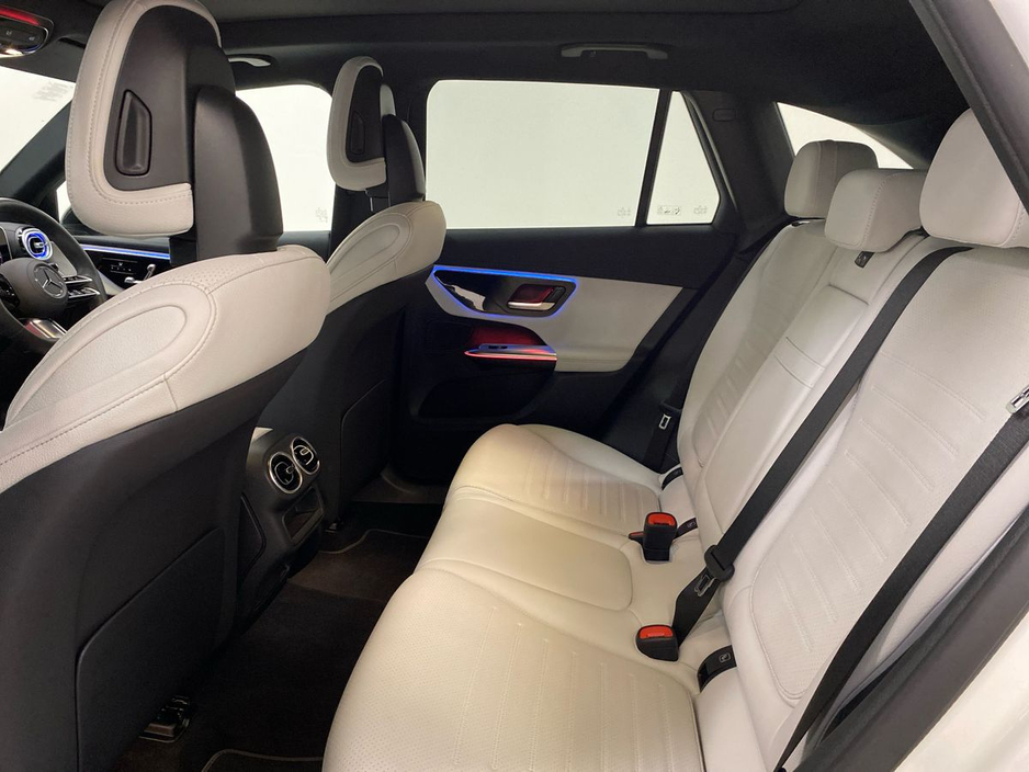 2025 Mercedes-Benz GLC Class - image 4