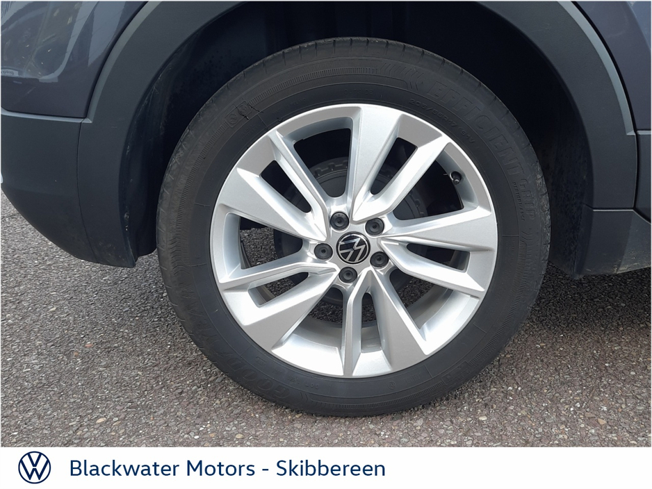 2025 Volkswagen T-Cross - image 9